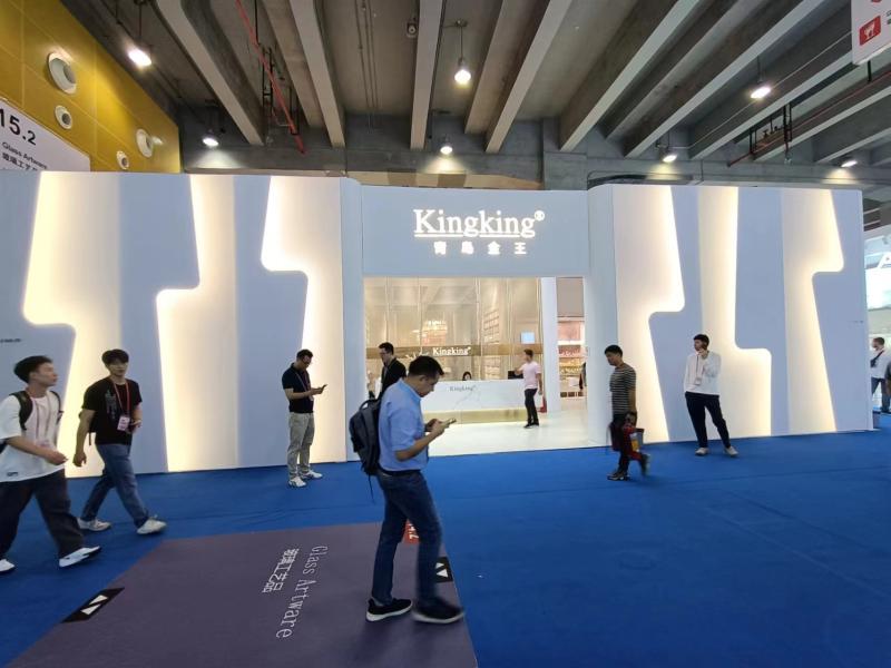 青島金王應(yīng)用化學(xué)股份有限公司的第135屆獲獎廣交會展位設(shè)計搭建圖片