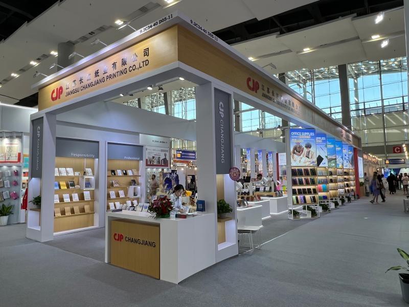 江蘇長江紙業(yè)有限公司的第136屆獲獎(jiǎng)廣交會(huì)展位搭建圖片