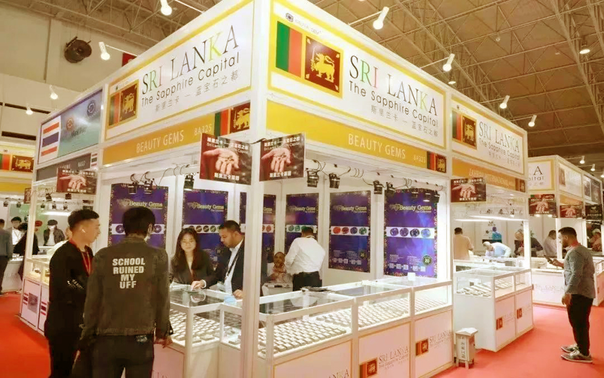 小型珠寶展臺(tái)設(shè)計(jì)如何顯高級(jí)？空間利用的終極方案
