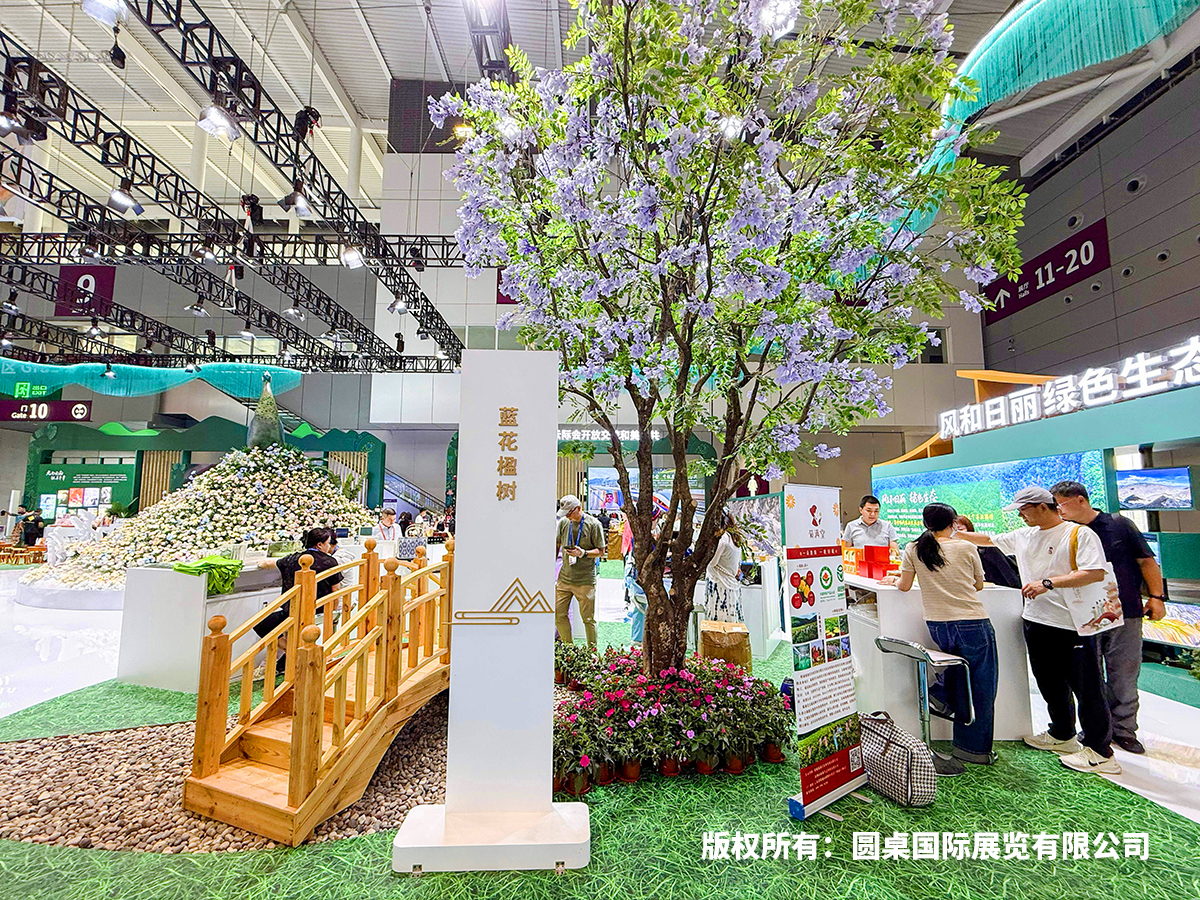 深圳文博會(huì)的云南展廳采用開放式布展、交融式布局